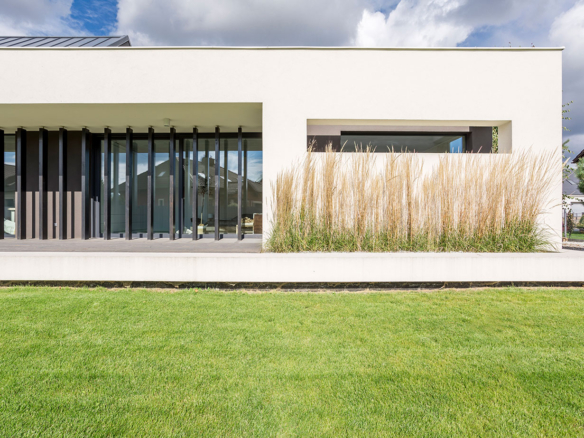 Luxury house with garden sample listed on Flex Estate