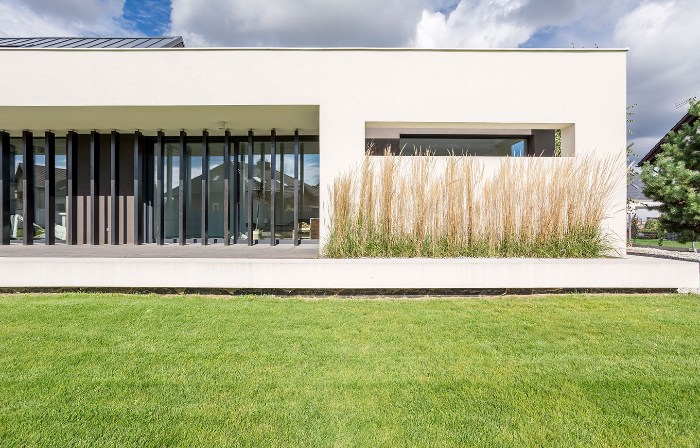 Luxury house with garden sample listed on Flex Estate