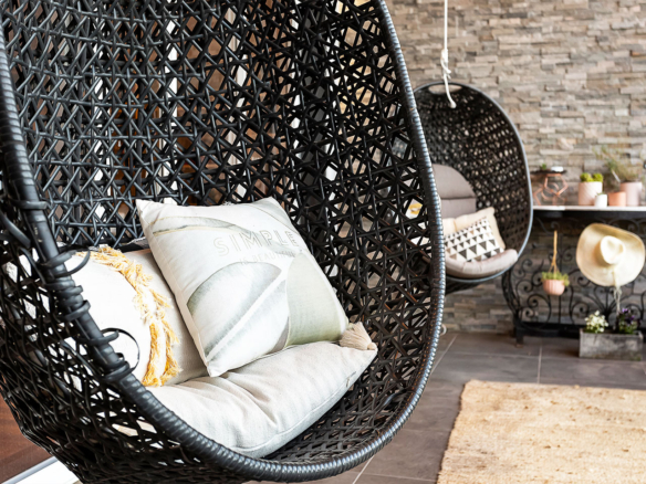 Real Estate Humanoid Robot Viewings